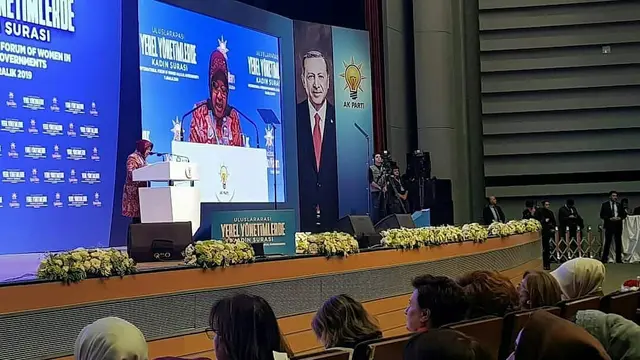 Wali Kota Risma saat Menjadi Keynote Speaker di Turki