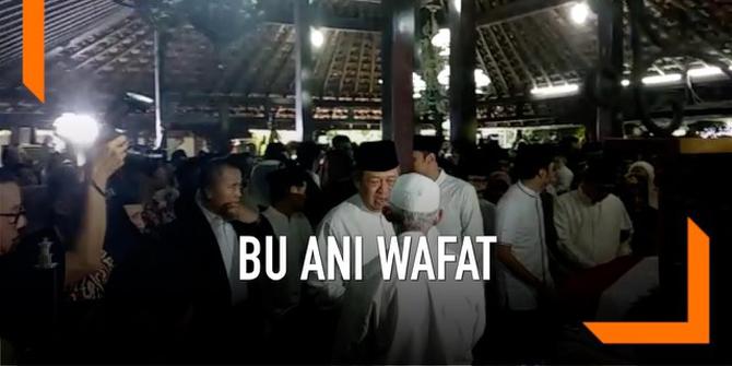 VIDEO: Jenazah Ani Yudhoyono Disemayamkan di Pendopo Cikeas