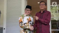 Ketua Umum Partai Kebangkitan Bangsa (PKB) Muhaimin Iskandar alias Cak Imin menemui Wakil Presiden (Wapres) ke-11 Boediono di kediamannya kawasan Menteng, Jakarta Pusat, Rabu (17/5/2023) siang. (Liputan6.com/Faizal Fanani)