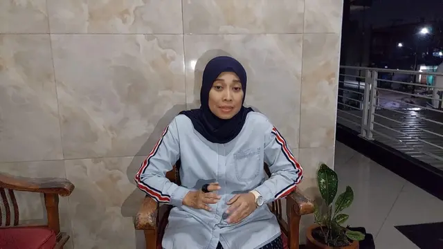 Sinta Wahyuni, istri Ramdhani Qubil AJ atau Bang Madit. (M Altaf Jauhar/ Liputan6.com)
