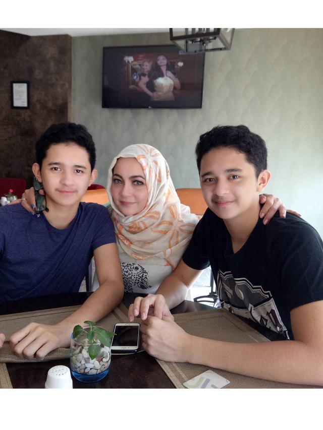 Masih Ingat Nakula Dan Sadewa Ini 6 Potret Terbarunya Yang Bikin Pangling Hot Liputan6 Com