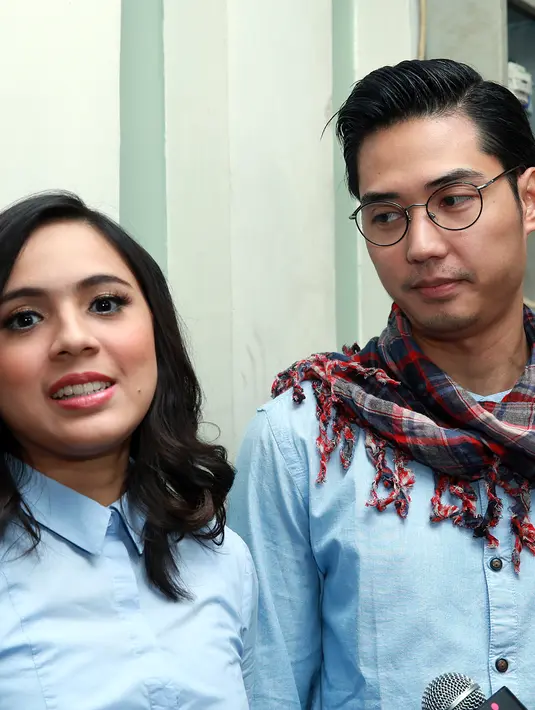 Resmi menjadi seorang istri membuat Nycta Gina ingin memberikan yang terbaik untuk sang suami. Seperti dimulai dari membuat masakan favorit suami. (Deki Prayoga/Bintang.com)