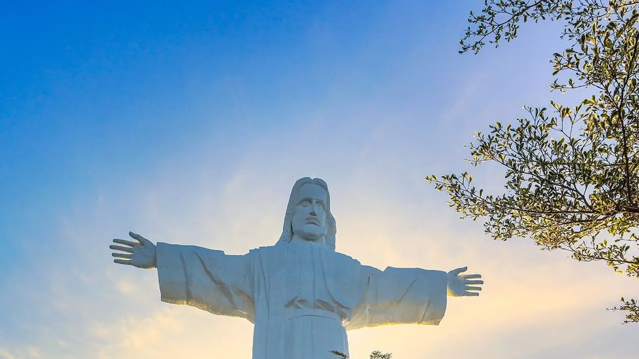 Patung Yesus Memberkati
