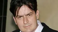 Charlie Sheen Keracunan Makanan