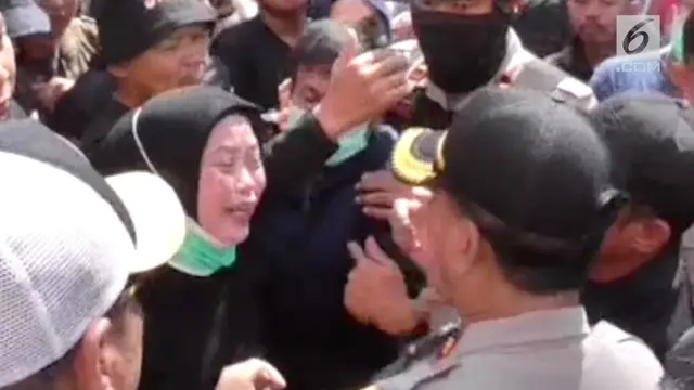 VIDEO: Kericuhan Relokasi Pedagang Pasar Sentral Makassar