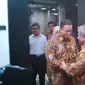 M Nuh menyambut Menteri Kebudayaan dan Pendidikan Dasar dan Menengah Anies Baswedan di kantornya, Jakarta. (Liputan6.com/Silvanus Alvin)