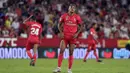 Penyerang Real Madrid, Mariano Diaz, tampak kecewa usai ditaklukkan Sevilla pada laga La Liga di Stadion Ramon Sanchez Pizjuan, Rabu (26/9/2018). Sevilla menang 3-0 atas Real Madrid. (AP/Miguel Morenatti)