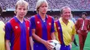 Mantan Pemain Barcelona era 1984-1987, Steve Archibald (kiri), merupakan pemain Britania raya asal Skotlandia yang mencetak 24 gol saat berlaga di La Liga Spanyol. (Bola.com/Twitter/Steve Archibald)