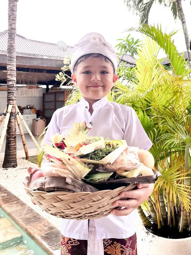 El Barack naik motor trail kecil