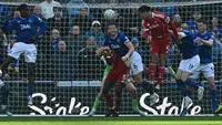 3 Pemain Legendaris Liverpool Cetak Sejarah Baru di Derbi Merseyside