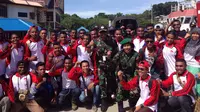 Kedatangan para peserta Ekspedisi NKRI Koridor Papua Barat 2016 sangat dinanti warga Kota Sorong. (Tim Media Ekspedisi NKRI 2016/Mayor Inf Achmad Munir) 