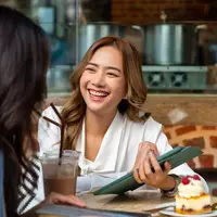 ilustrasi perempuan tertawa/CandyRetriever/Shutterstock