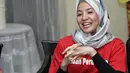 “Dan kalau bisa usia 25 ke atas ya aku udah tutup pabrik nggak ngrusin bayi lagi. Yang pasti pengin cowok, kalaupun cewek lagi ya sudah stop nggak nambah lagi. Kan suka-suka Allah ngasihnya apa," tutur Natasha. (Adrian Putra/Bintang.com)