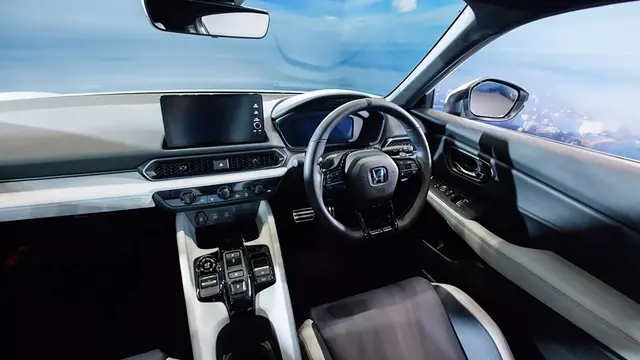 Interiornya Honda Prelude 5 (Honda)