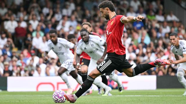 Foto: Kecewanya Bruno Fernandes Gagal Penalti, MU Ditahan Imbang Fulham di Liga Inggris
