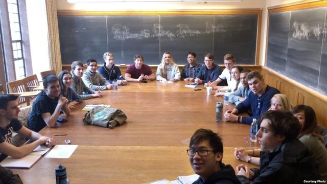 Mahasiswa Yale University usai menonton film "Blitar" karya sutradara Indonesia Livi Zheng (dok. Livi Zheng via VOA Indonesia)