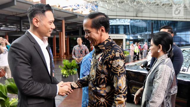 Jokowi dan Iriana Jenguk Ani Yudhoyono di Singapura