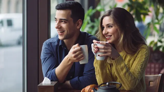 couple november di kafe