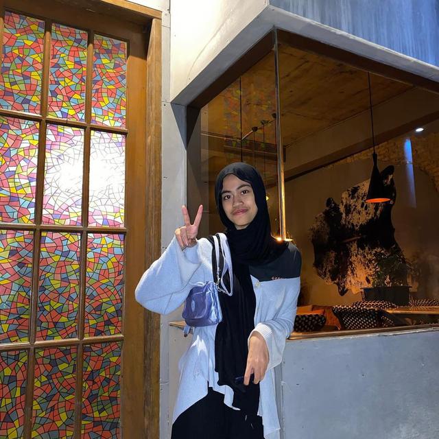 6 Potret Ayla Azuhro Anak Ketiga Umi Pipik, Dekat dengan Adiba Khanza