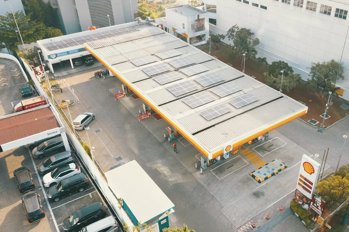 Shell Pasang PLTS Atap di 66 SPBU