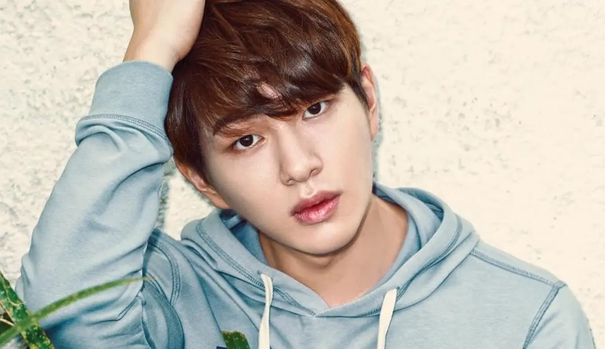 Pada Agustus 2017, Onew SHINee dilaporkan ke pihak kepolisian lantaran dugaan tindak pelecehan seksual. Ia dikabarkan mabuk dan tak sengaja menyentuh beberapa bagian tubuh seorang wanita. (Foto: allkpop.com)