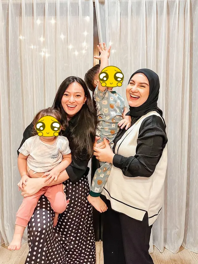 7 Momen Persahabatan Keluarga Irish Bella dan Asmirandah, Kompak Banget