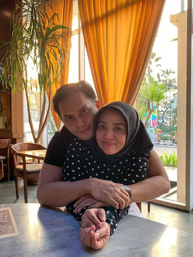 [Fimela] Muzdalifah dan Fadel Islami