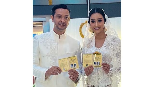 Resmi Menikah, 7 Pesona Intan Aletrino Putri dalam Busana Minangkabau