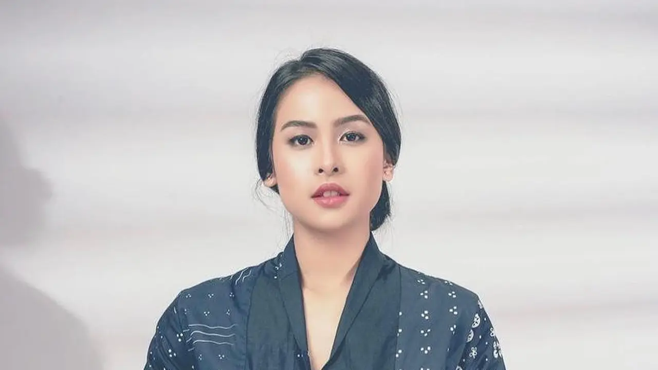 9 Ragam Kebaya Maudy Ayunda dari Wisuda hingga Kondangan, Gayanya Berkelas