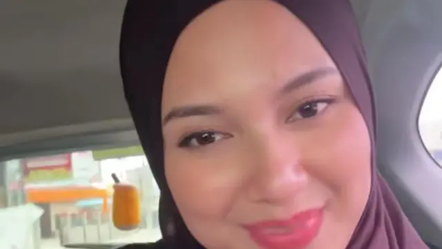 Potret Indah Permatasari Tampil Berhijab. (instagram/indahpermatas)