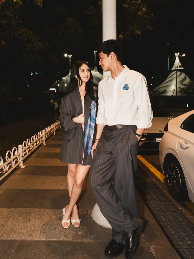 Harleyava Princy kenakan oversize blazer di Busan. [@harleyavaprincy]