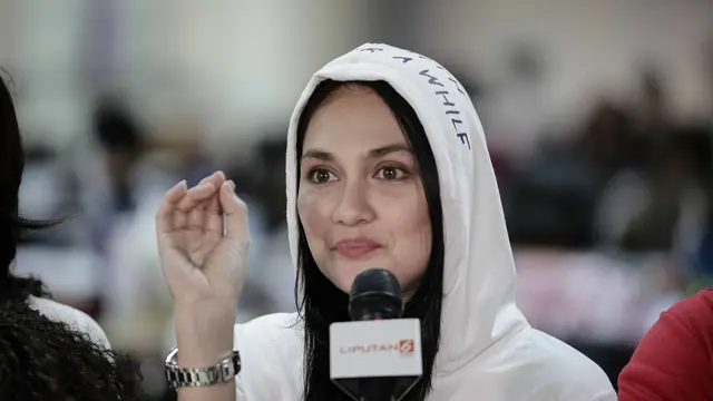 Luna Maya saat media visit film Sabrina di Liputan6.com (Liputan6.com/ Faizal Fanani)