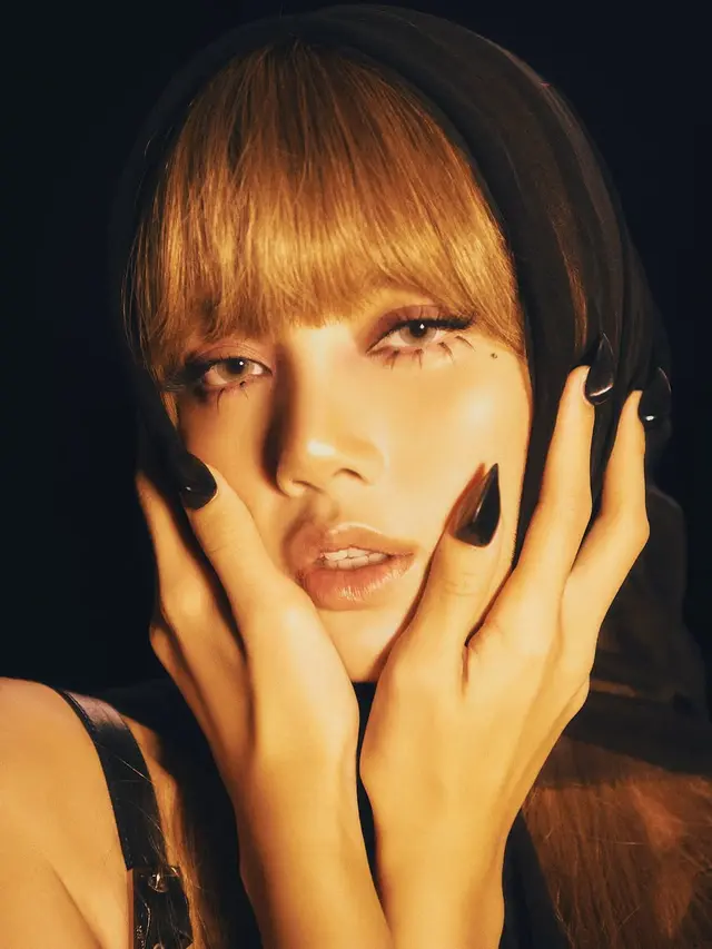 Lisa BLACKPINK Resmi Rilis Album Solo Pertamanya. (instagram/lalalalisa_m)