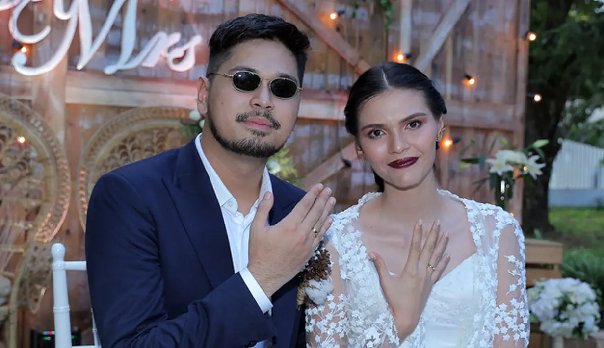 "Pemberkatan berjalan lancar, meski menegangkan tapi senang banget hari ini," kata Petra Sihombing di Gereja GPIB Immanuel, kawasan Gambir, Jakarta Pusat, Jumat (23/3/2018). (Deki Prayoga/Bintang.com)