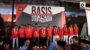 15 Atlet Asian Games disambut meriah saat kembali ke Kampus. Hanifan Peraih emas dicabang pencak silat mendapat beasiswa S2 dari RektorSTKIP Pasundan