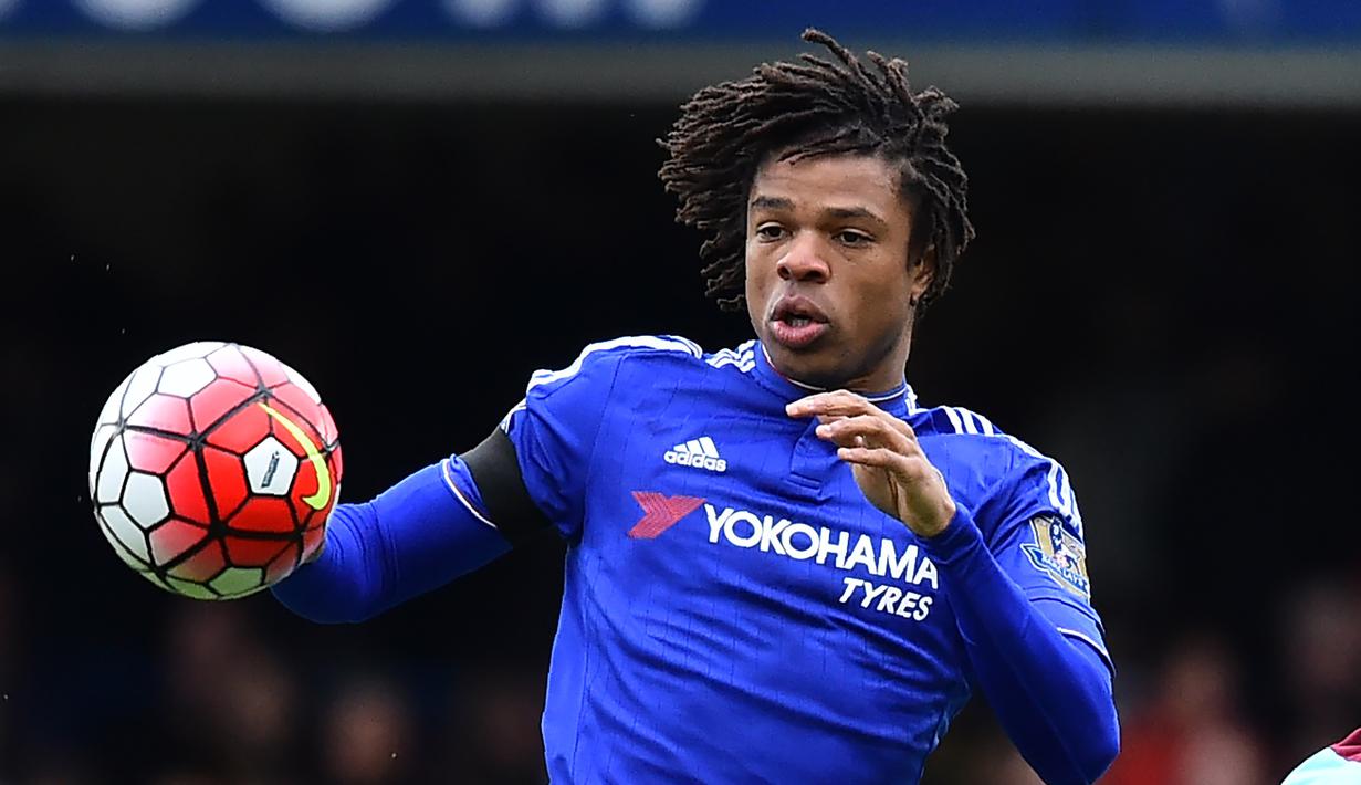 Loic Remy - Remy didatangkan Chelsea dari Queens Park Rangers pada musim panas 2014. Akan tetapi, striker asal Prancis ini gagal bersinar di Chelsea dan hanya mencetak 12 gol dalam 47 laga. (AFP/Ben Stansall)