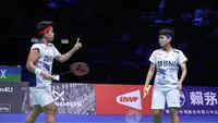 Pebulu tangkis ganda putri Indonesia Apriyani Rahayu/Siti Fadia Silva Ramadhanti menghadapi unggulan pertama China Chen Qing Chen/Jia Yi Fan pada laga final Kejuaraan Dunia Bulu Tangkis 2023&nbsp;di Royal Arena, Copenhagen, Denmark Minggu, 27 Agustus. (foto: PBSI)
