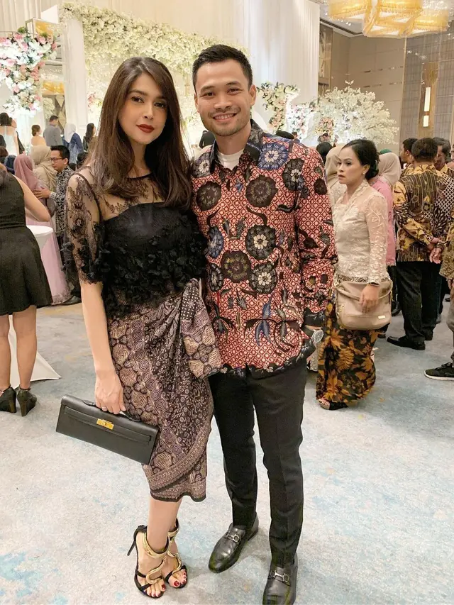 Biasa Natural, Ini 8 Potret Nabila Syakieb dengan Makeup Tebal