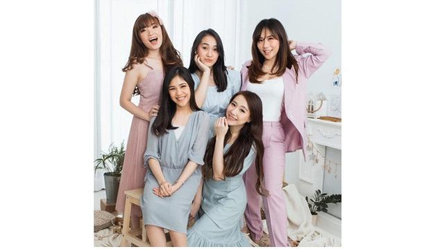 6 Momen Reuni dan Pemotretan 5 Eks Member Cherrybelle, Tetap Kompak