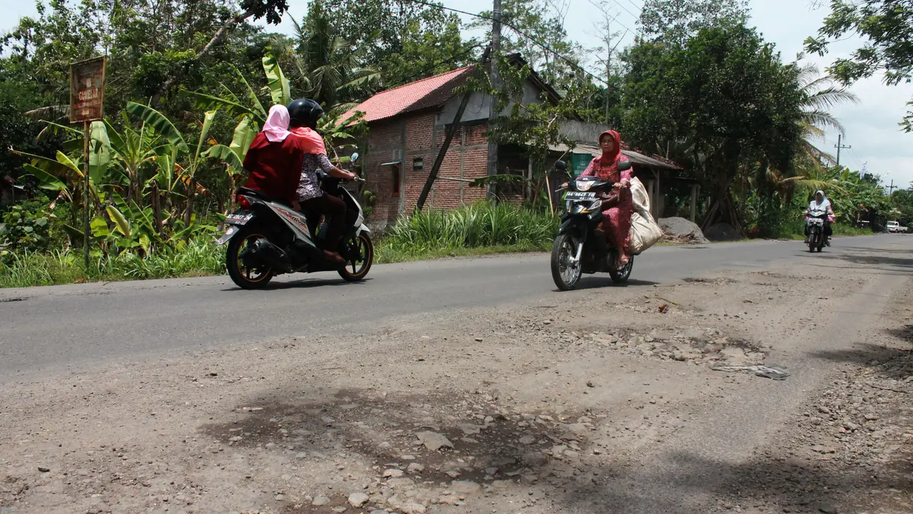 Jalan Berlubang