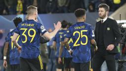 Ini merupakan laga perdana Setan Merah selepas pemecatan Ole Gunnar Solskjaer. Michael Carrick yang berperan sebagai pelatih sementara berhasil membawa anak asuhnya meraih kemenangan meyakinkan dengan dua gol tanpa balas. (AP/Alberto Saiz)