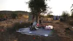 Pengungsi Ethiopia berkumpul di wilayah Qadarif, Sudan, Rabu (18/11/2020). Badan Pengungsi PBB mengatakan konflik yang berkembang di Ethiopia telah mengakibatkan ribuan orang melarikan diri dari wilayah Tigray ke Sudan. (AP Photo/Marwan Ali)