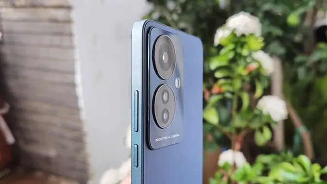 <p>Penampilan Oppo Reno 11 F 5G yang sudah hadir di pasar Indonesia. (Liputan6.com/Agustinus M. Damar)</p>