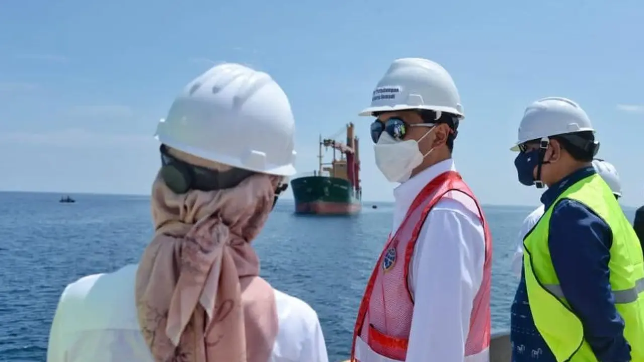 Pemerintah memulai pembangunan Terminal Bahan Bakar Minyak (TBBM) yang menjadi salah satu bagian pembangunan Terminal Multipurpose Wae Kelambu di Pelabuhan Labuan Bajo, Nusa Tenggara Timur. (Dok Kemenhub)