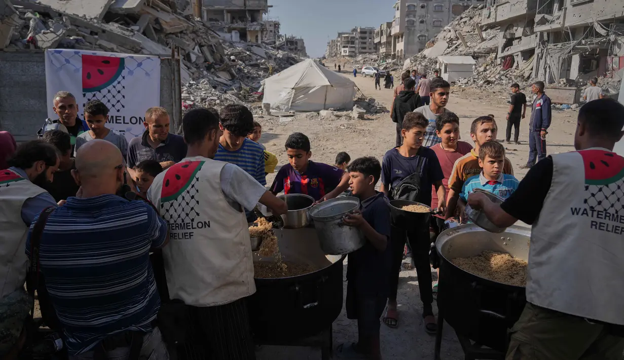 WHO menambahkan bahwa tingkat bantuan hingga kini belum membaik dan evakuasi medis masih terlalu terbatas untuk memenuhi kebutuhan kesehatan warga Gaza. (AP Photo/Abdel Kareem Hana)