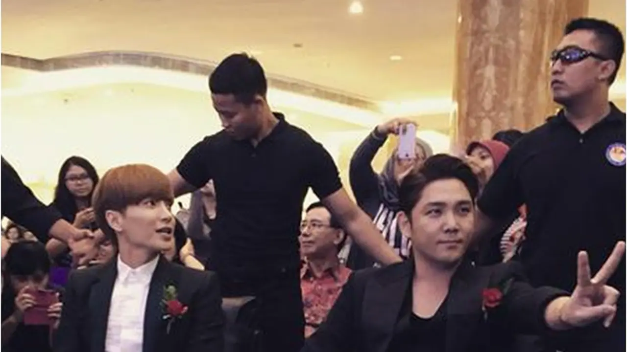 Leeteuk dan Kangin Super Junior