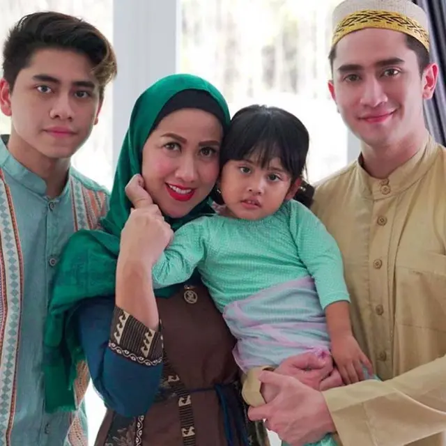 Mantap Berhijab, Ini 6 Potret Penampilan Terbaru Venna Melinda