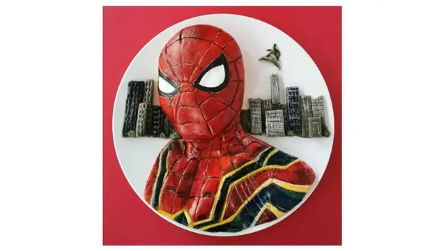6 Karya Seni dari Makanan Bentuk Superhero Ini Estetik Banget, Unik