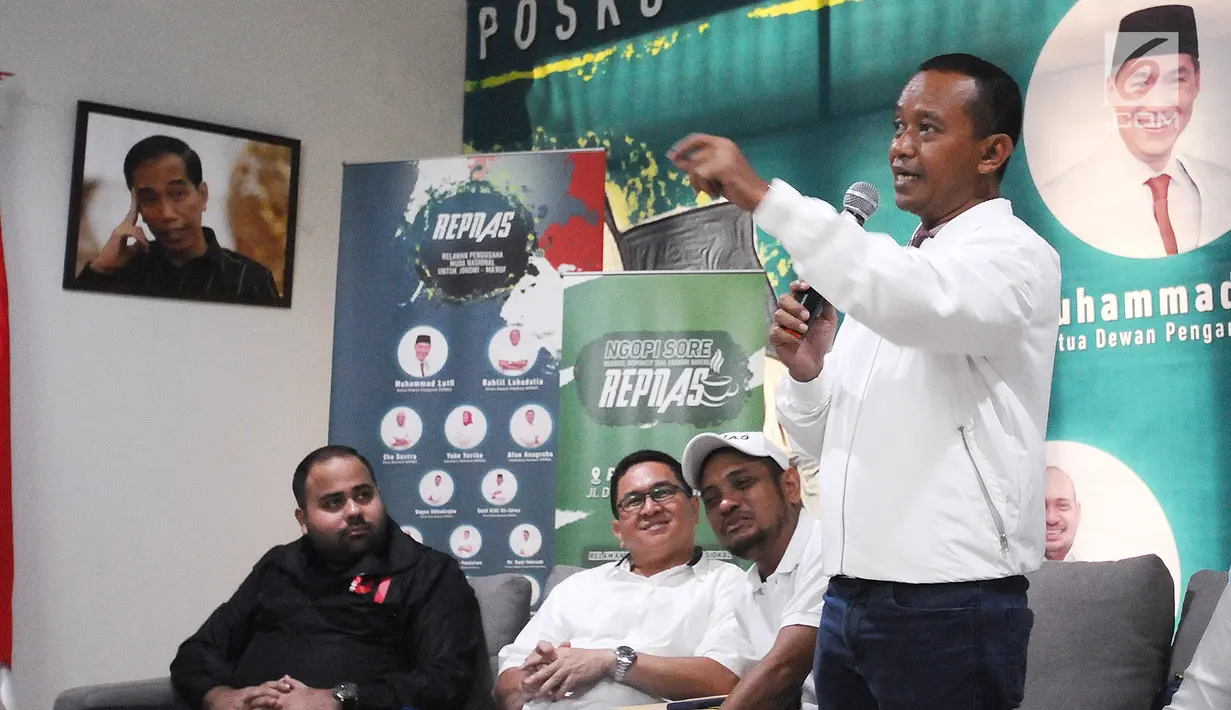 Ketua Dewan Pembina Repnas, Bahlil Lahadalia memberi sambutan pada acara syukuran menyambut kemenangan Jokowi-Ma'ruf Amin di Jakarta, Sabtu (20/4). Syukuran kemenangan digelar berdasarkan pantauan hitung cepat tim internal yang memenangkan pasangan nomor urut 01. (Liputan6.com/Herman Zakharia)