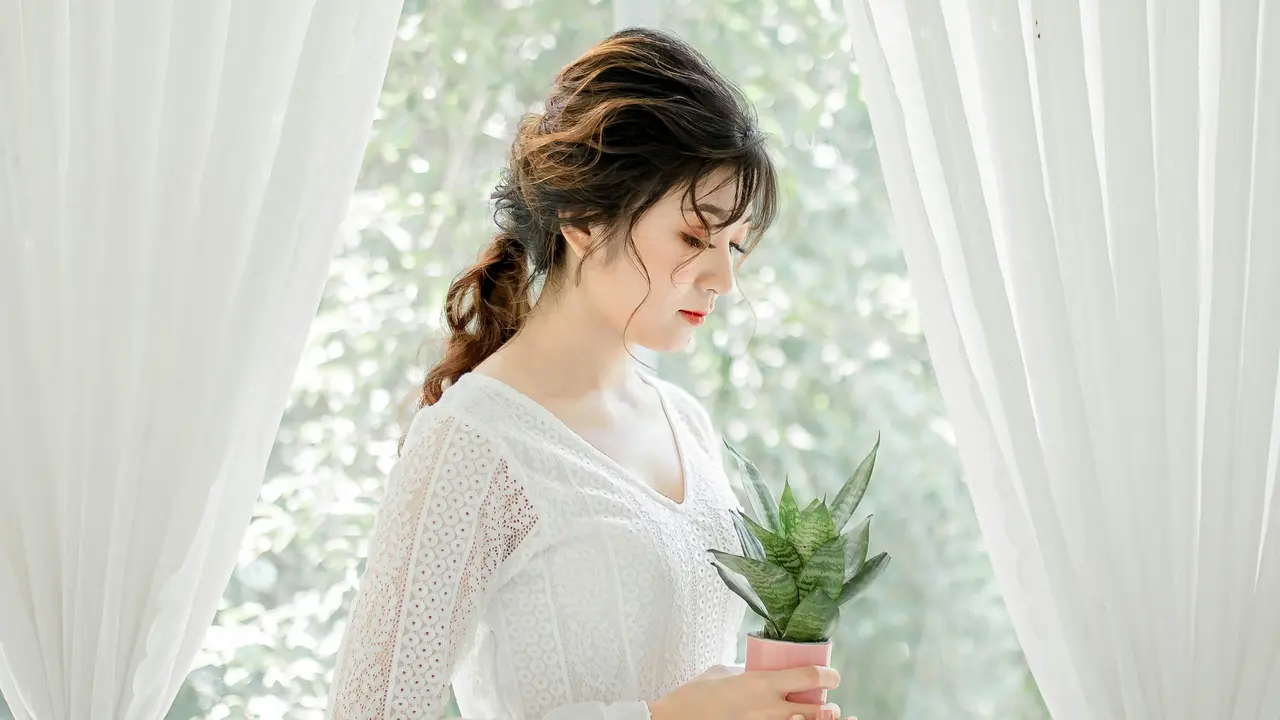 ekspresi sedih galau patah hati